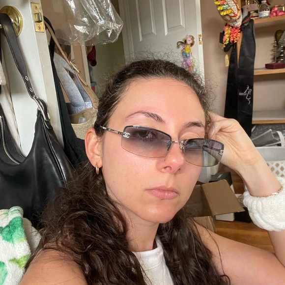 Y2K Chanel Sunglasses - Picture 2 of 6